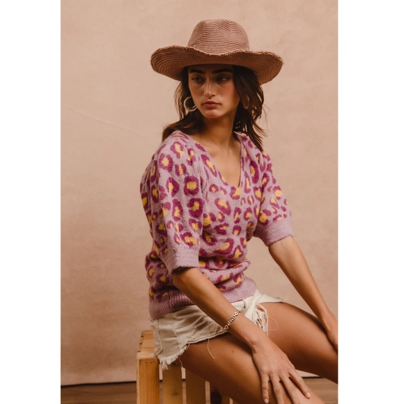 "The Sia" Lavender Leopard Print Puff Sleeve Sweater - Picture 4 of 6